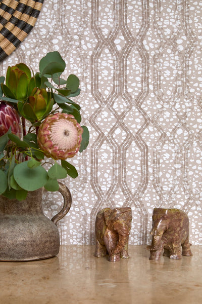 Eyo Beige Wallpaper - Eva Sonaike
